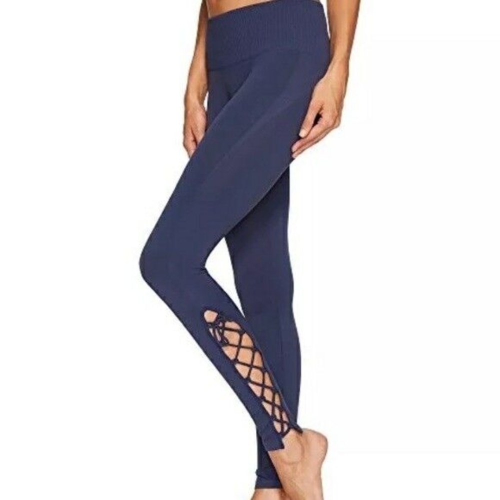 Free People Movement On Tour Leggings in Navy - Size M/L